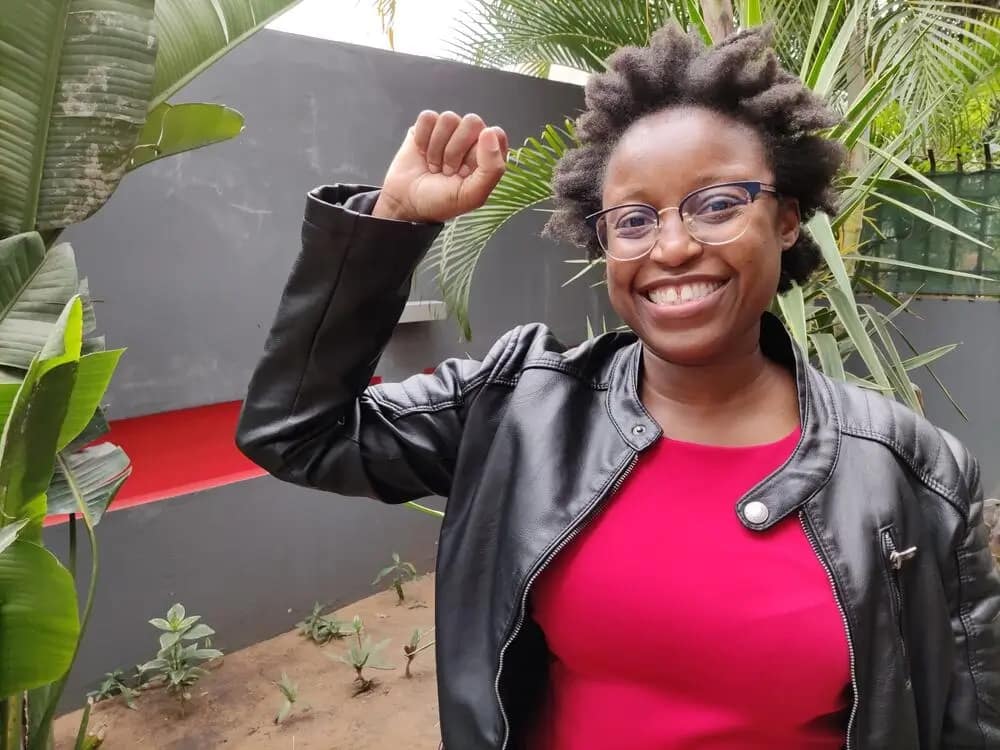 Suspensão de comunicações em Moçambique motiva campanha de assinaturas relatada por Junior Rafael, direto do país, contra decreto que permite bloquear internet sem ordem judicial.