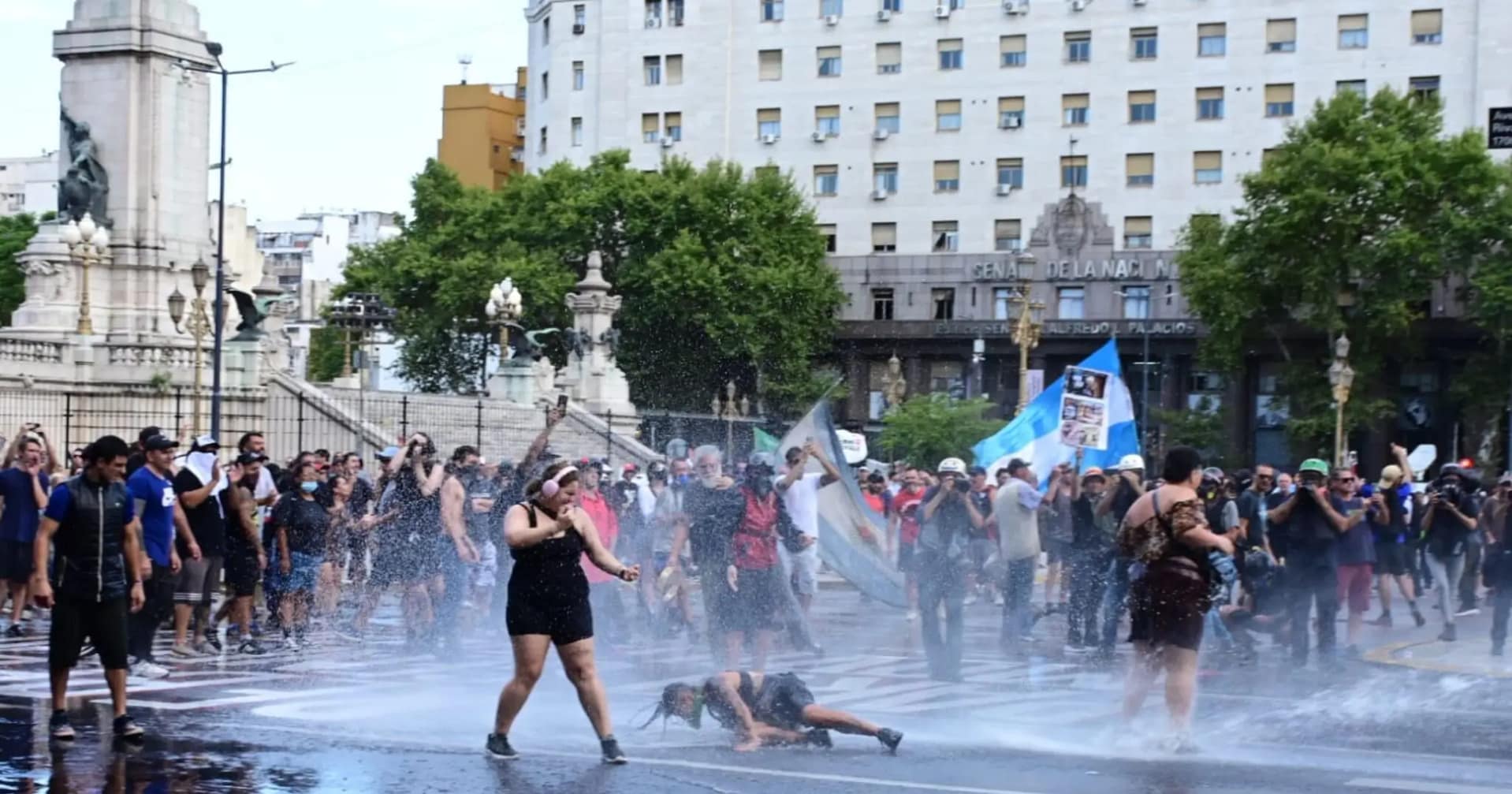 Argentina: entenda a reforma trabalhista “escravista” de Milei, alvo de fúria social