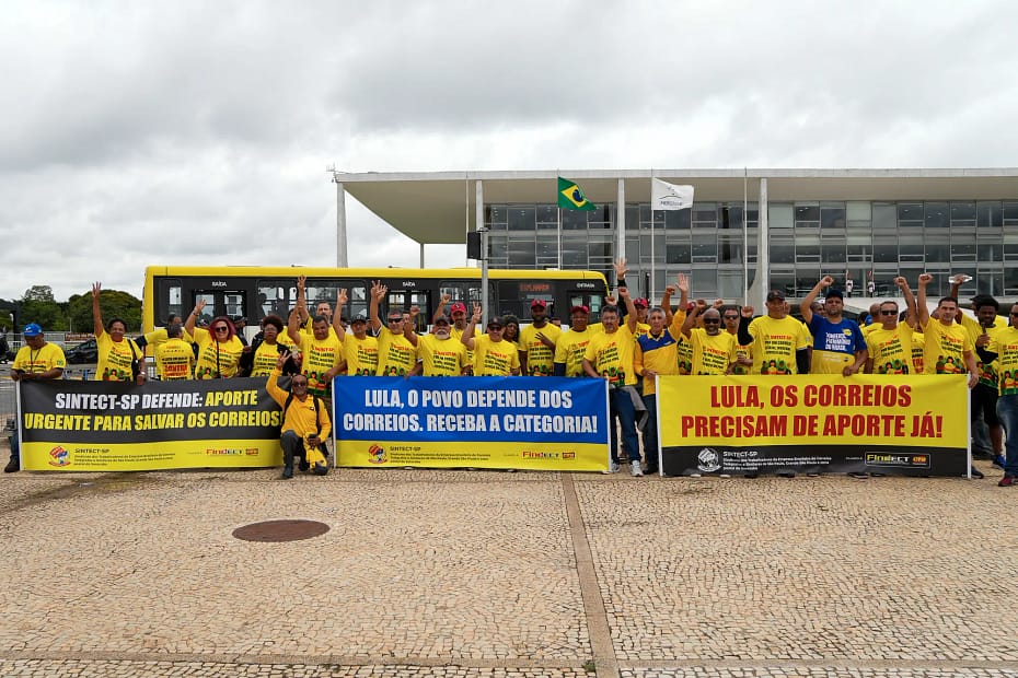 Correios públicos: sindicatos exigem participação dos trabalhadores na reconstrução da empresa