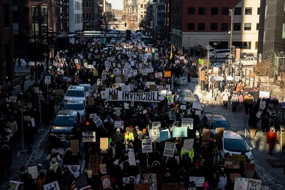 Protestos contra o ICE crescem nos EUA e mobilizam estudantes e trabalhadores